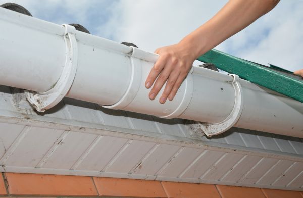 Gutter Reattachment in Grosse Pointe